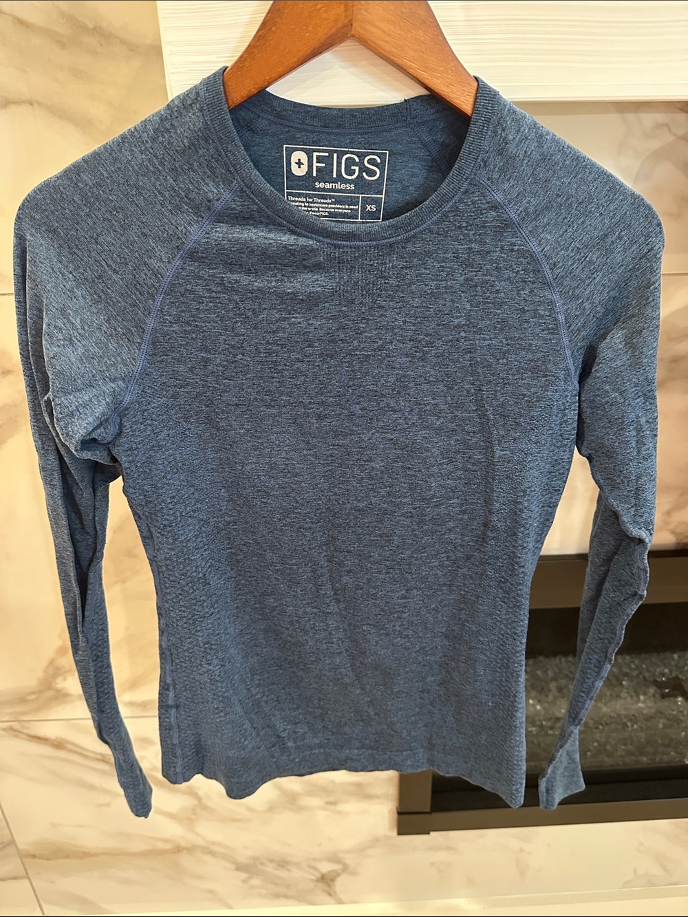 FIGS Women’s Seamless Long Sleeve Top in Heathered Blue XS